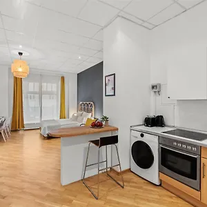 33 J Prenzlauerberg Apartment Berlin